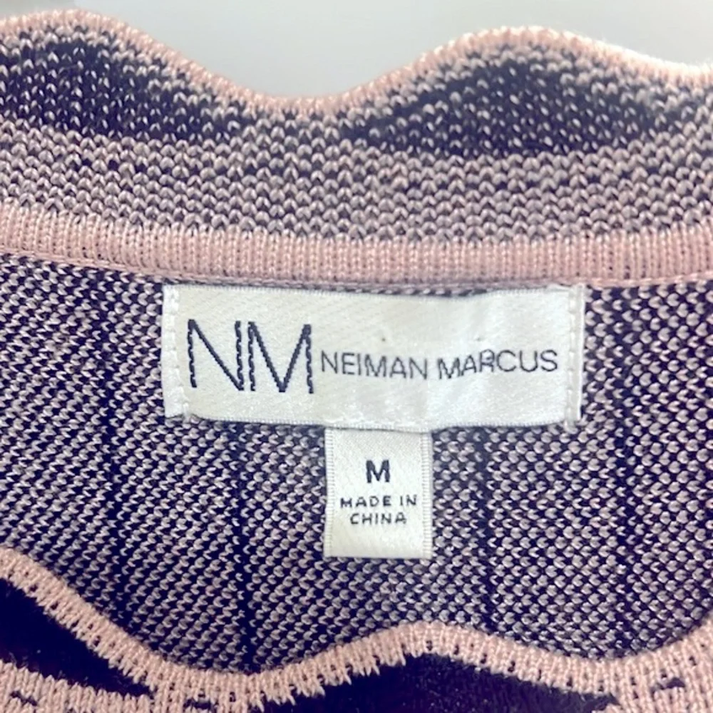 Luxury knit dress from Neiman Marcus. Like new condition. HUGE DISCOUNT - Picture 2 of 9